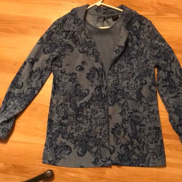 Denim & Co. 2 Piece Shirt and matching tank top. - Picture 3 of 3